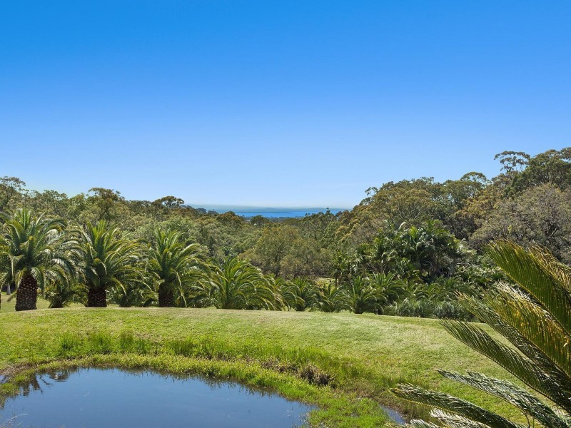 32 Whalans Road, Forresters Beach NSW 2260
