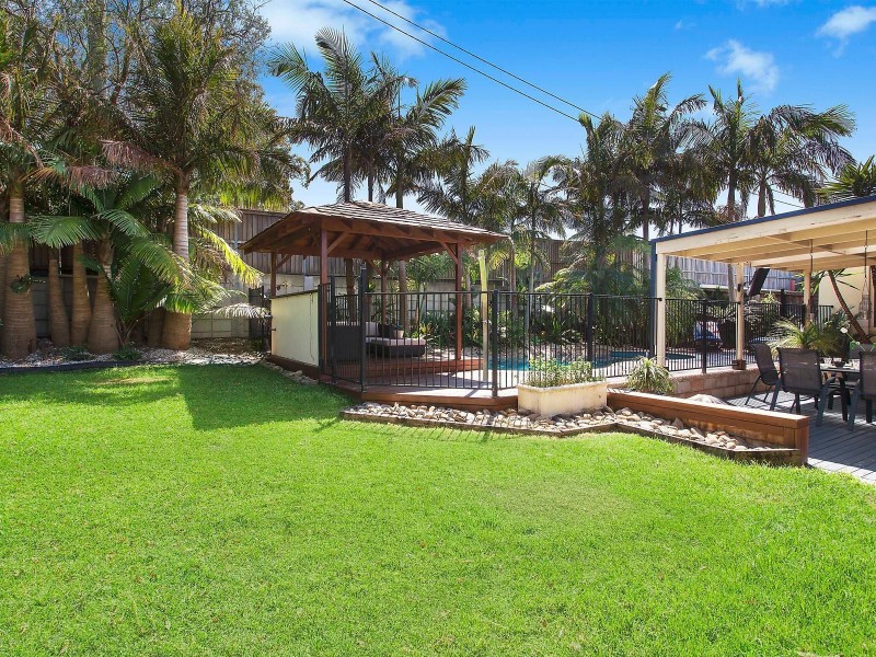 18 Blue Bell Drive, Wamberal NSW 2260