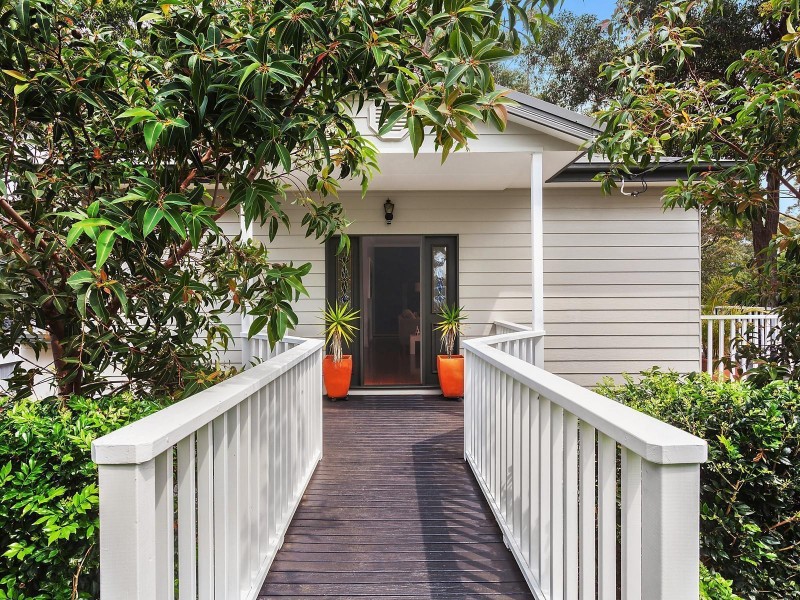 15 Peel Street, Avoca Beach NSW 2251