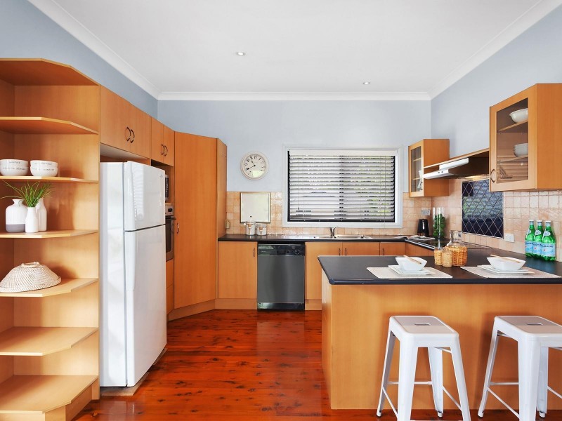 15 Peel Street, Avoca Beach NSW 2251