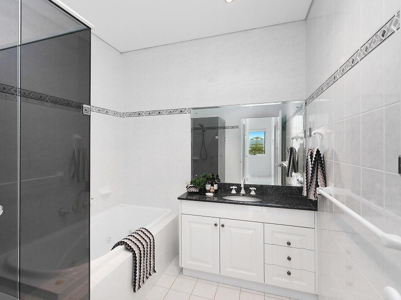 2/38 Barnhill Road, Terrigal NSW 2260