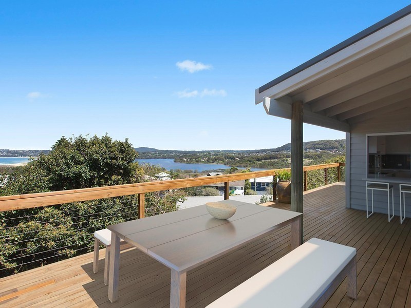 6 Kalakau Avenue, Forresters Beach NSW 2260