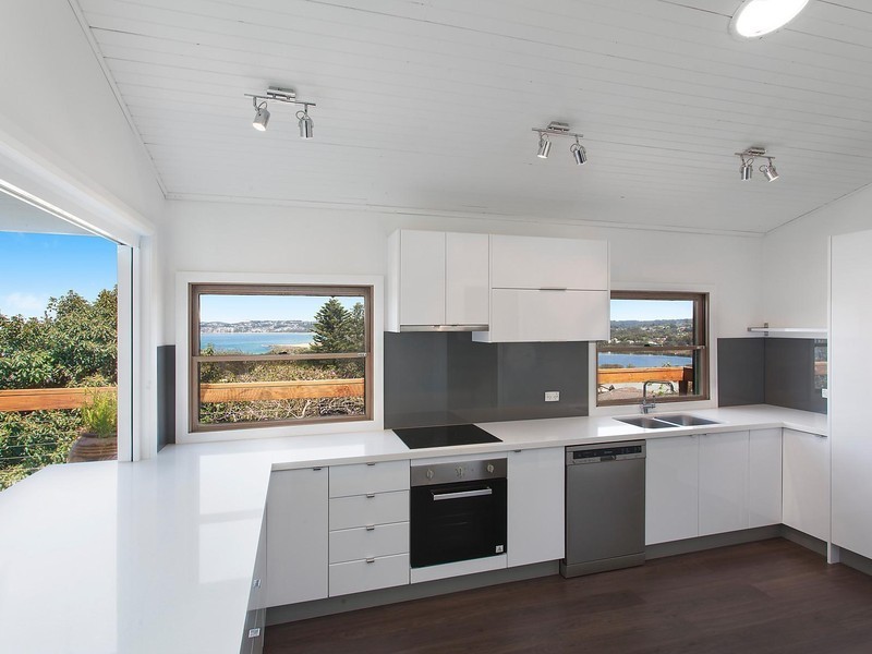 6 Kalakau Avenue, Forresters Beach NSW 2260