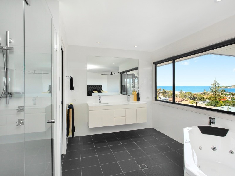 32 Dover Road, Wamberal NSW 2260