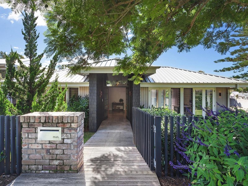 1 Grove Road, Wamberal NSW 2260