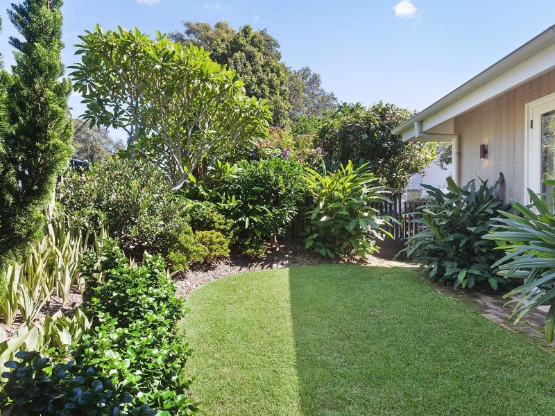 1 Grove Road, Wamberal NSW 2260