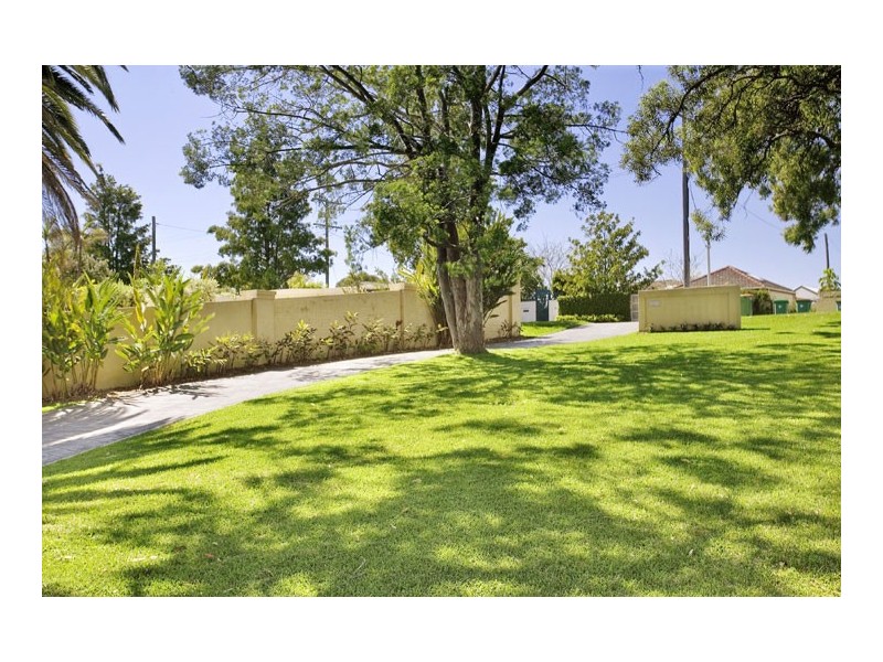 30 Albany Street, Point Frederick NSW 2250