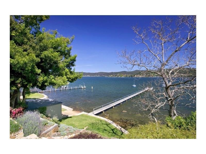 30 Albany Street, Point Frederick NSW 2250