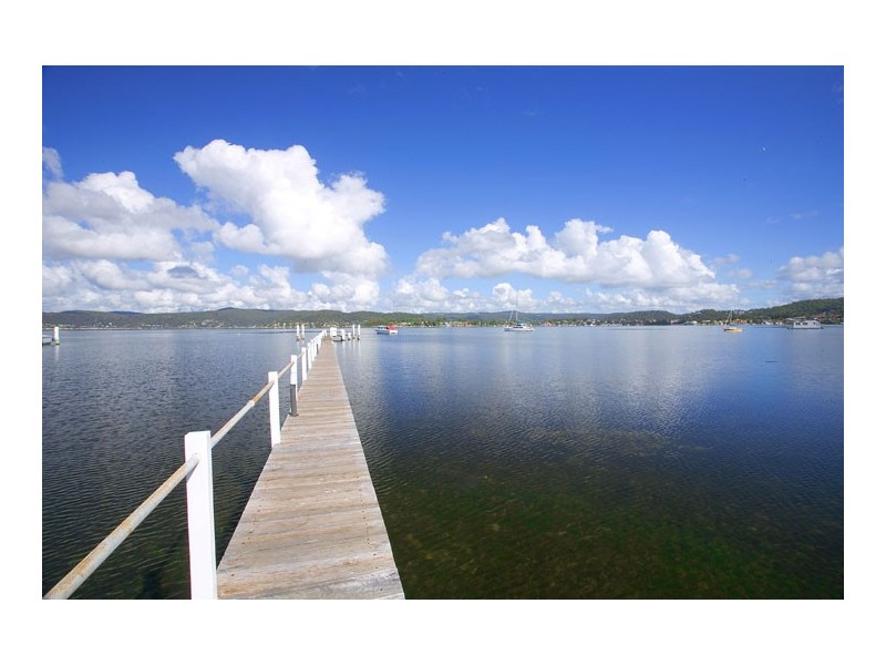 251 Avoca Drive, Green Point NSW 2251