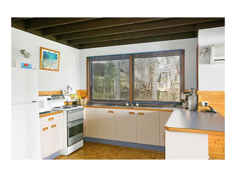 10 Yumbool Close, Forresters Beach NSW 2260