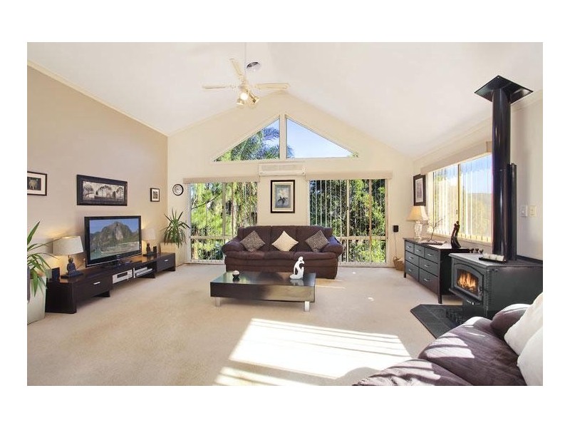 2A Arthur Place, Forresters Beach NSW 2260