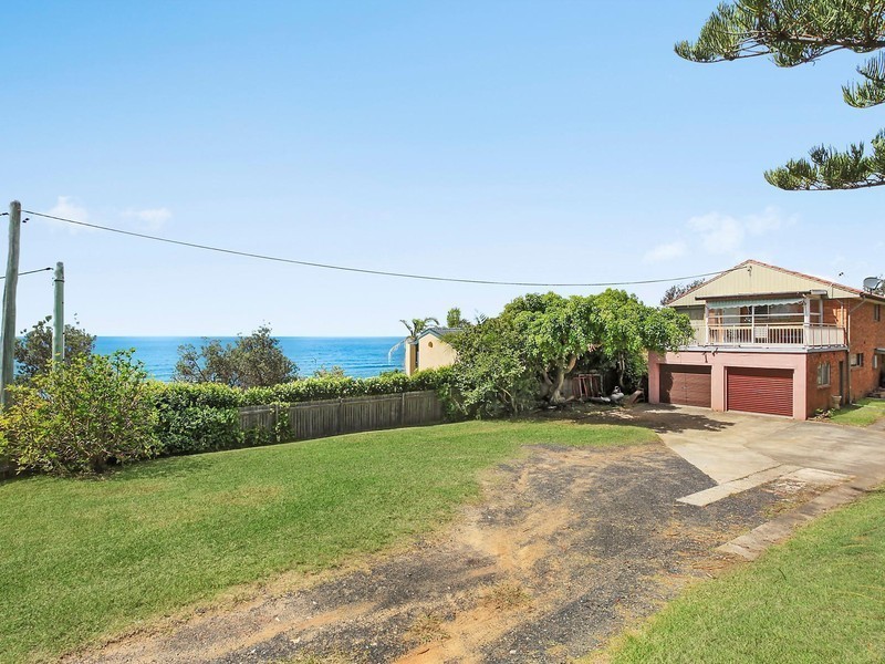 60 Forresters Beach Road, Forresters Beach NSW 2260