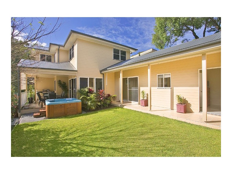 1 Norahview Street, Bateau Bay NSW 2261