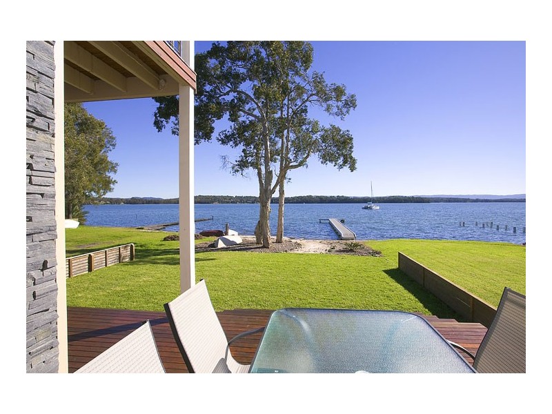 25 Kenilworth Street, Mannering Park NSW 2259