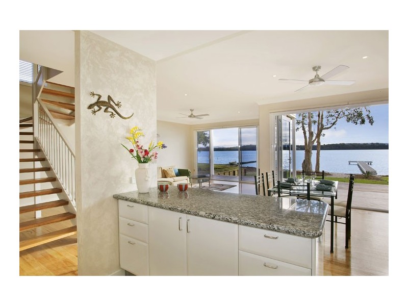 25 Kenilworth Street, Mannering Park NSW 2259