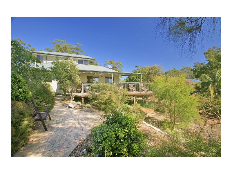 5 Lexington Parade, Green Point NSW 2251