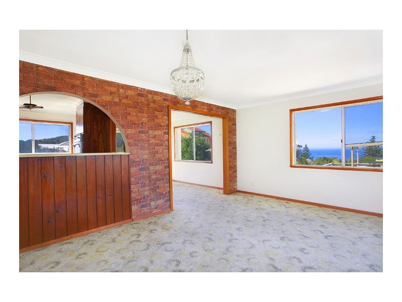 19 Henrys Road, Forresters Beach NSW 2260