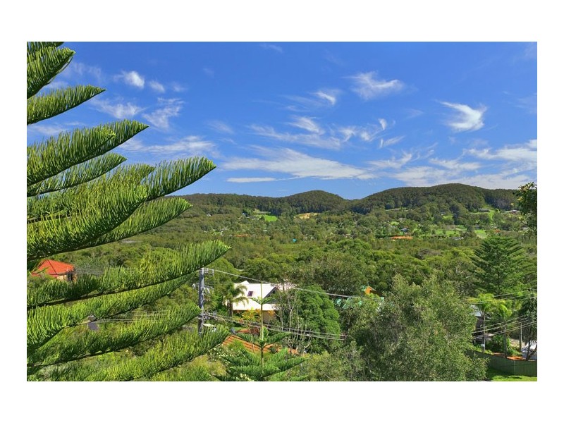 19 Henrys Road, Forresters Beach NSW 2260