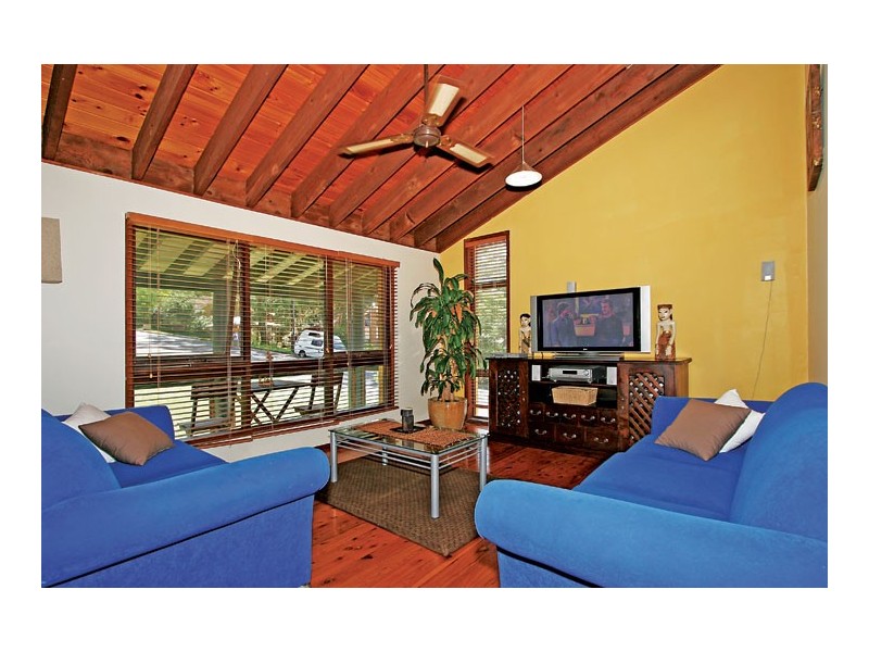 31 Lake Shore Drive, North Avoca NSW 2260