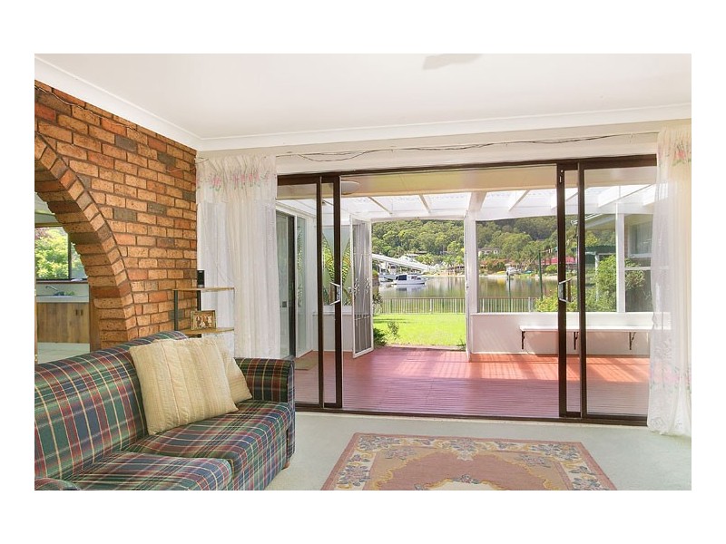 5 Barracouta Avenue, St Huberts Island NSW 2257