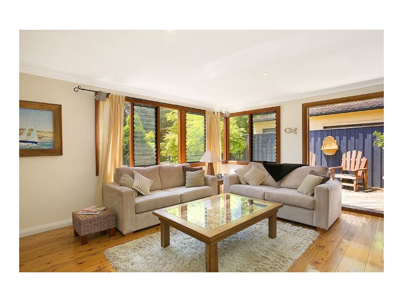 15 Noorong Avenue, Forresters Beach NSW 2260