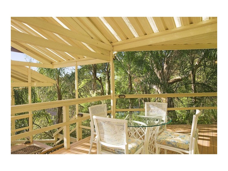 8 Peter Avenue, Forresters Beach NSW 2260