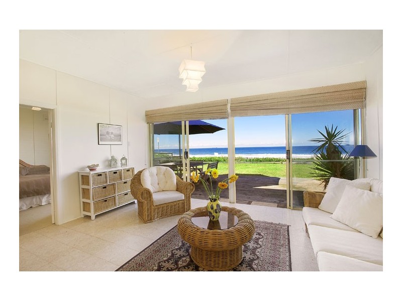 18 North Avoca Parade, North Avoca NSW 2260