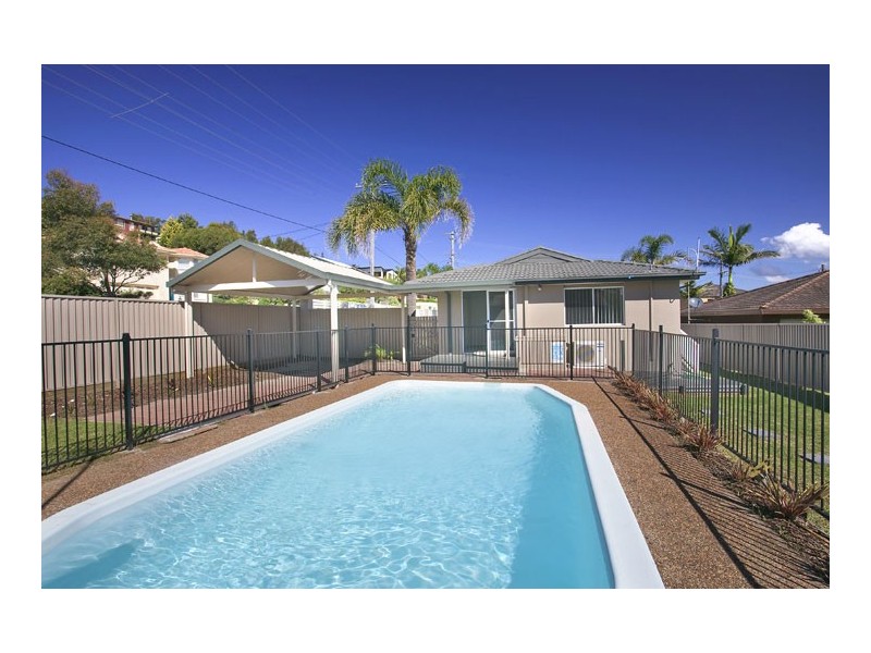 22 Lewis Crescent, Forresters Beach NSW 2260