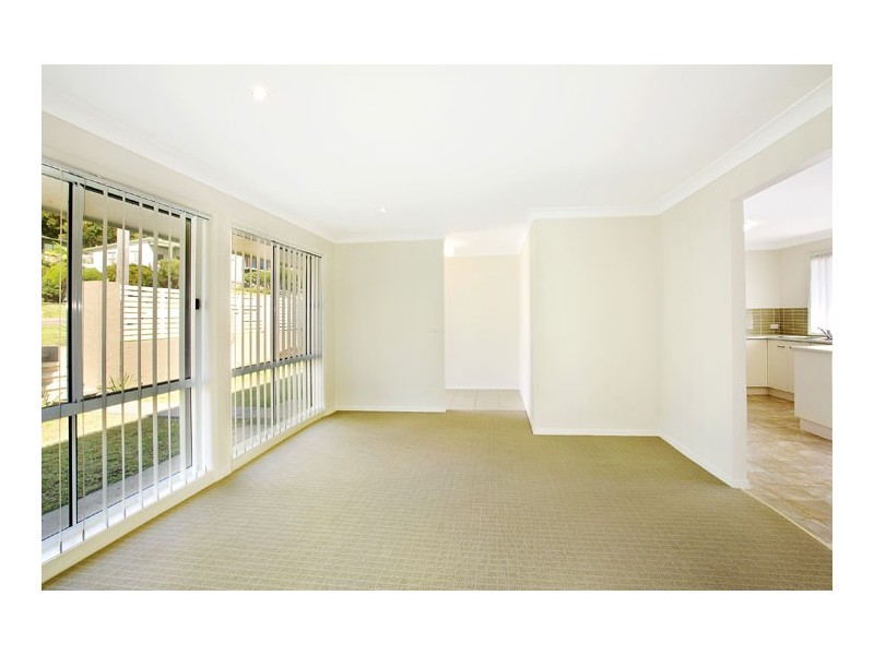 22 Lewis Crescent, Forresters Beach NSW 2260