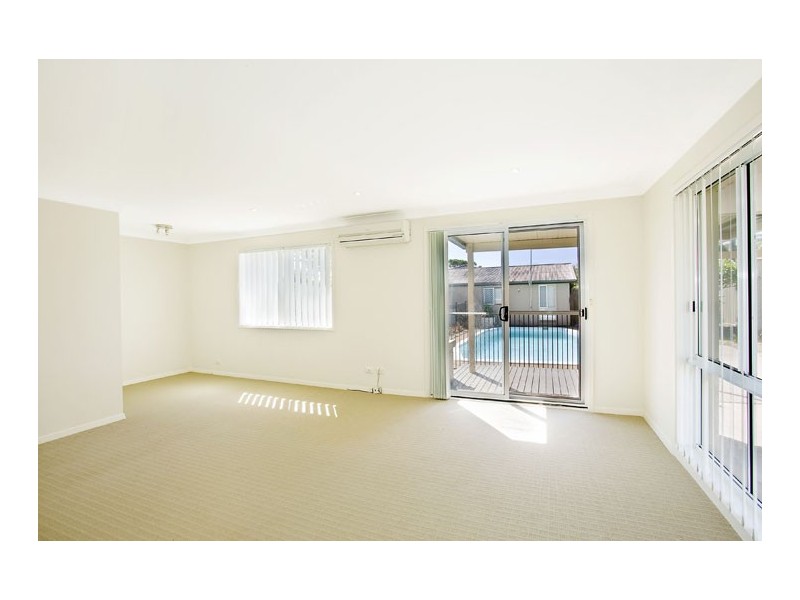 22 Lewis Crescent, Forresters Beach NSW 2260