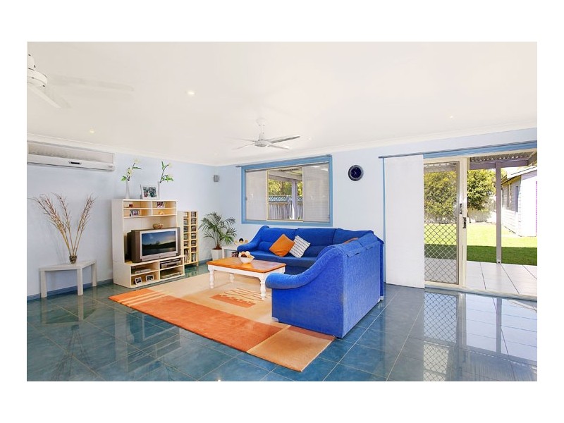 21 Elewa Avenue, Bateau Bay NSW 2261