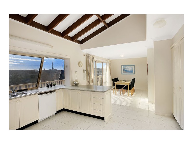 18 Curtis Parade, The Entrance North NSW 2261