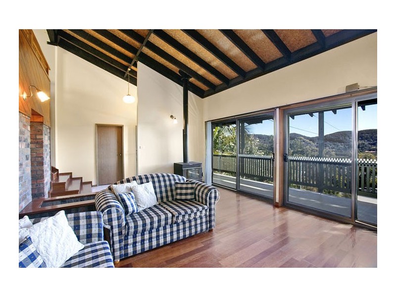 4  Dan Place, Forresters Beach NSW 2260