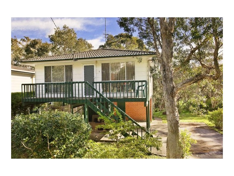 9 Peter Avenue, Forresters Beach NSW 2260