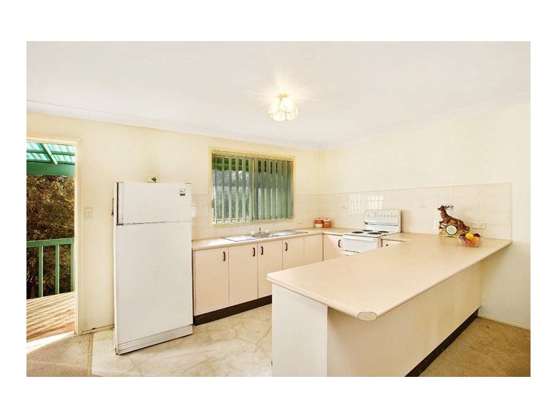 9 Peter Avenue, Forresters Beach NSW 2260