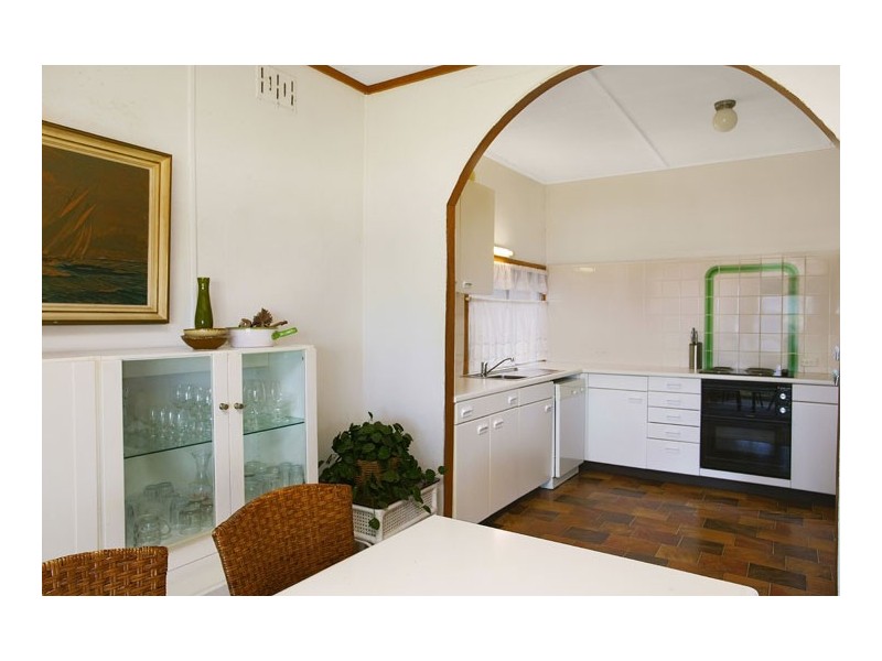 36 North Avoca Parade, North Avoca NSW 2260