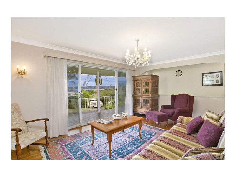 1 Lavinia Street, Forresters Beach NSW 2260