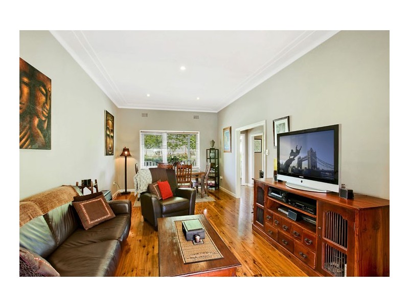 2A Melbourne Street, East Gosford NSW 2250