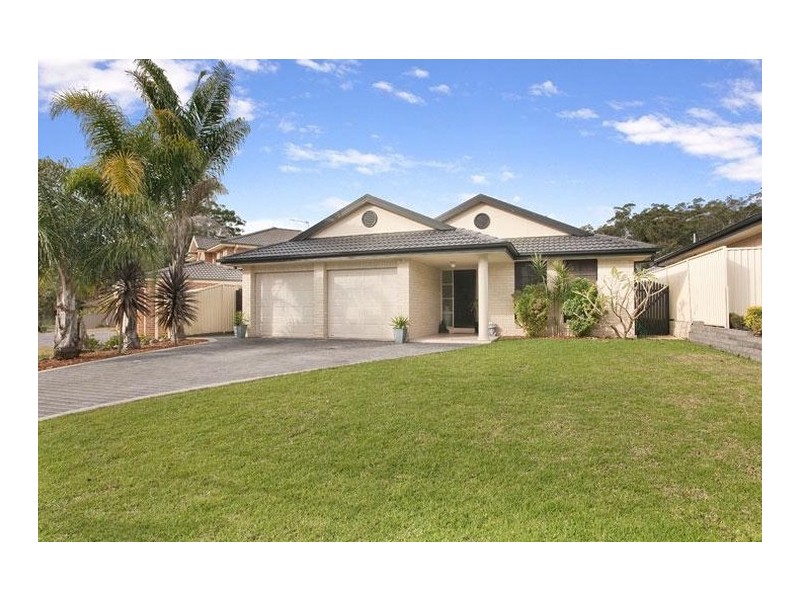 8 Quattroville Place, Green Point NSW 2251