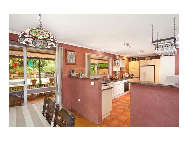 10  Merindah Avenue, Green Point NSW 2251