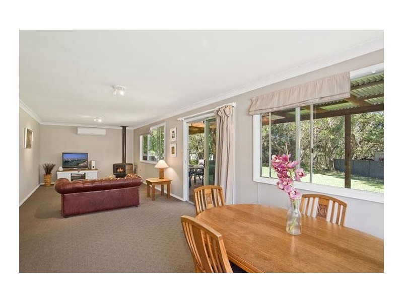 36 Lavinia Street, Forresters Beach NSW 2260