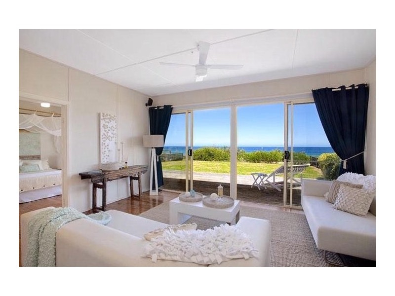 18 North Avoca Parade, North Avoca NSW 2260