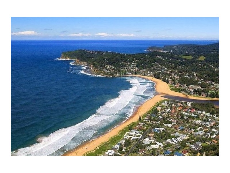 18 North Avoca Parade, North Avoca NSW 2260