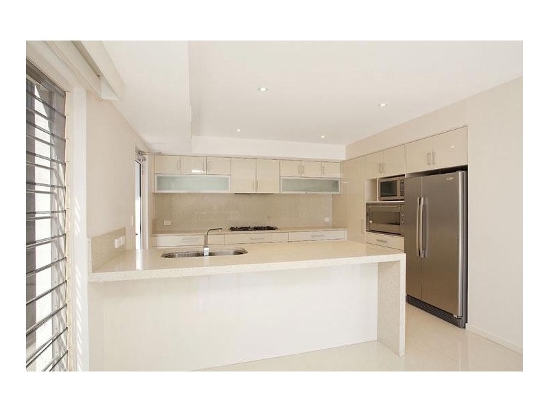 2/20 Maroomba Road, Terrigal NSW 2260