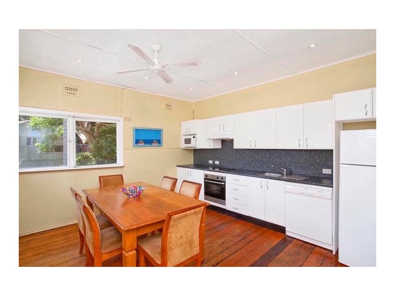 8 MacMaster Parade, Macmasters Beach NSW 2251
