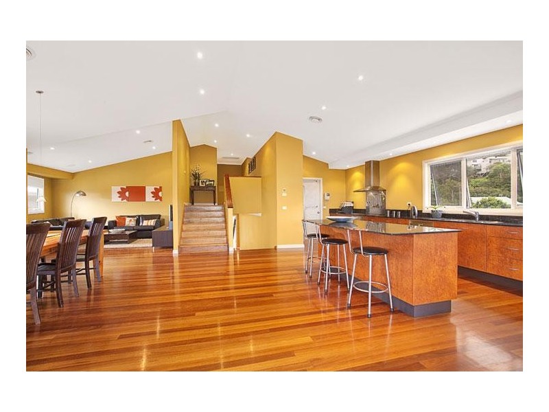 16 Fiesta Crescent, Copacabana NSW 2251