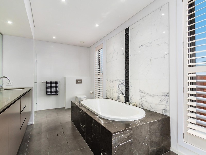 2J Middle Head Road, Mosman NSW 2088