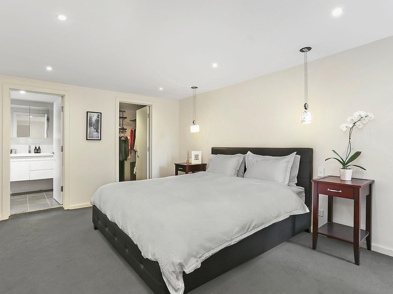 102 Old South Head Road, Woollahra NSW 2025