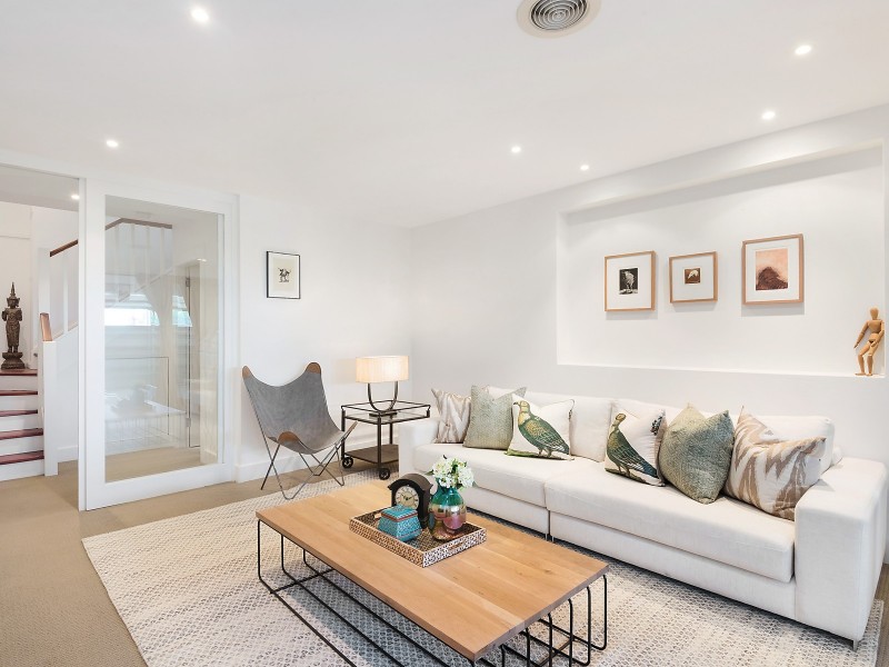 10 Middle Head Road, Mosman NSW 2088