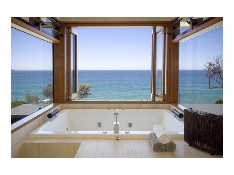 43 Sapphire Crescent, Sapphire Beach NSW 2450